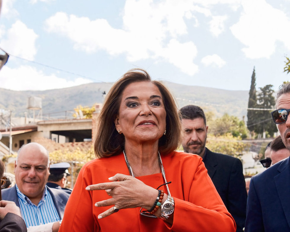 Το «γυάλινο» ταβάνι που αντιστέκεται ακόμα στην Ντόρα Μπακογιάννη