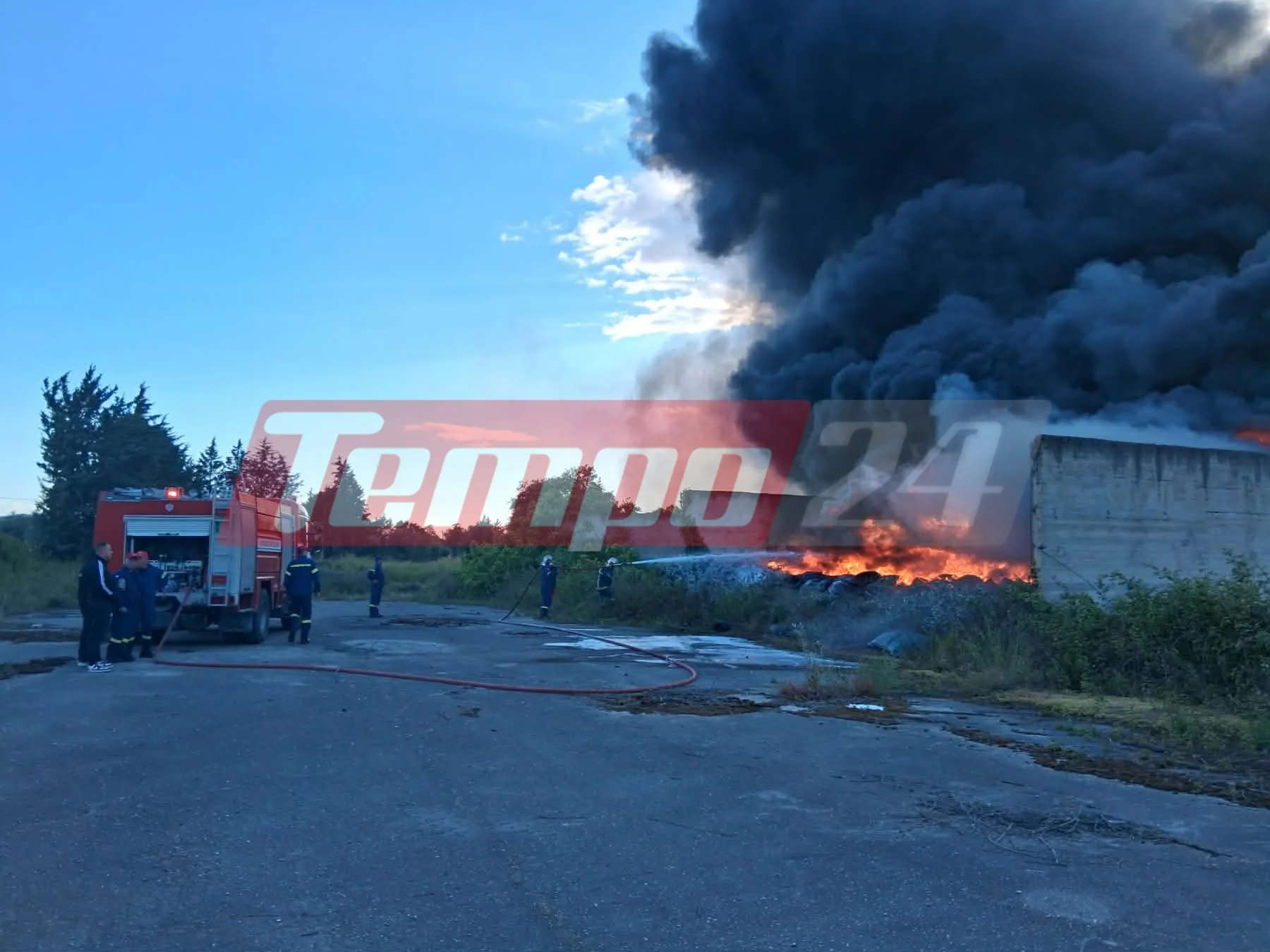 Πάτρα: Φωτιά σε λάστιχα στον προαύλιο χώρο της πρώην Pirelli –  Μήνυμα από το 112 στους κατοίκους της Λεύκας