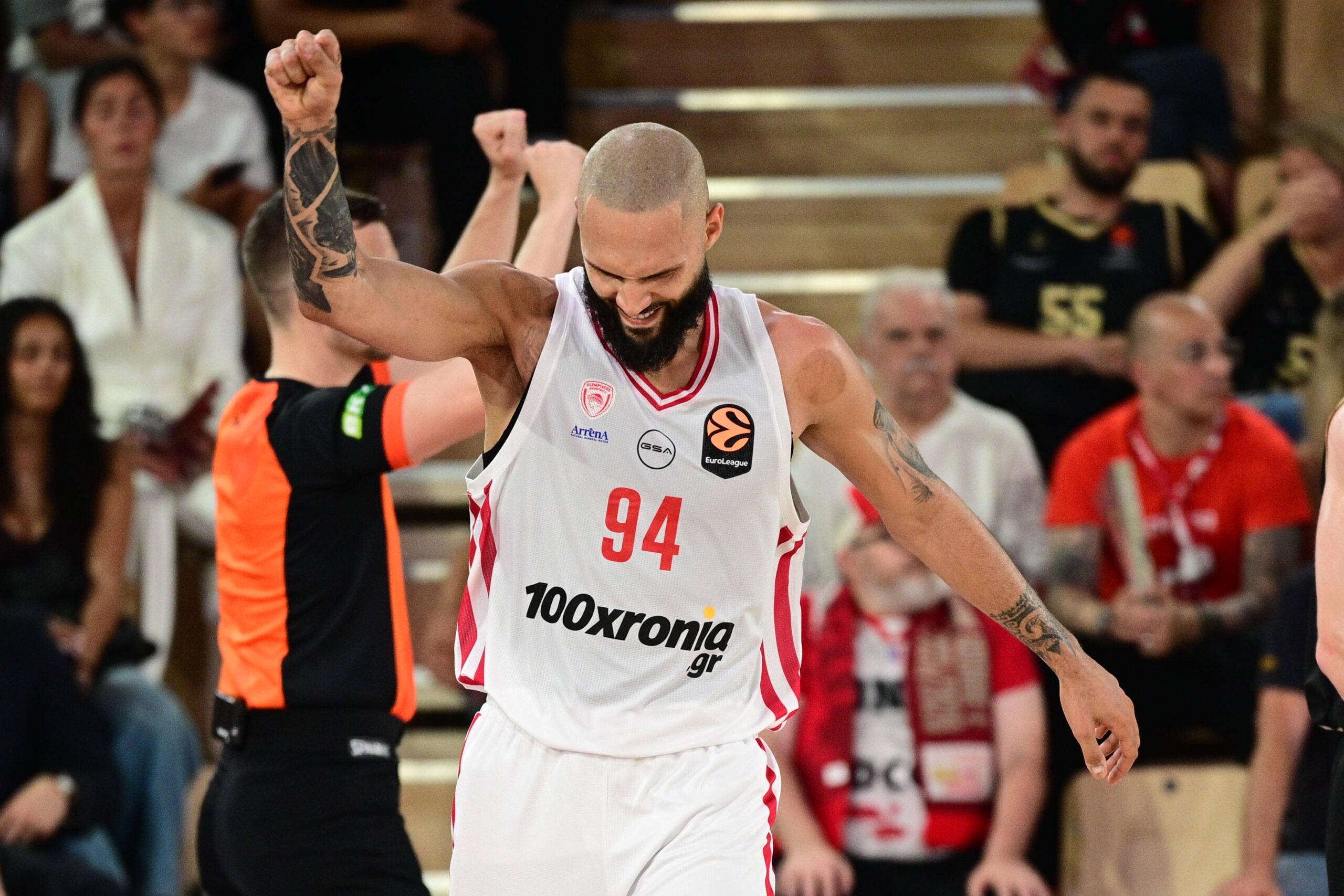 Euroleague: «Σκούπισε» τη Μονακό και έφυγε για το φάιναλ φορ ως φαβορί ο Ολυμπιακός – Πανηγυρισμοί στα αποδυτήρια (Βίντεο)