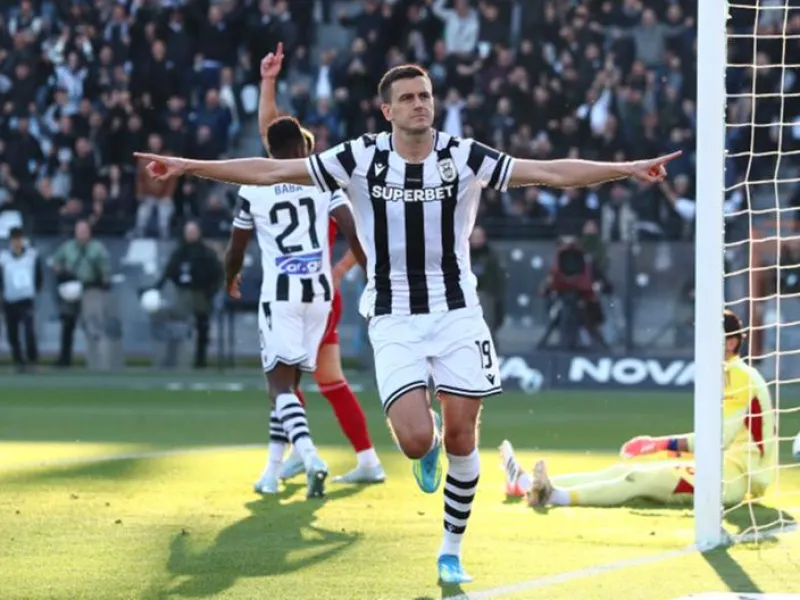 ΠΑΟΚ – Ολυμπιακός 3-1: Ο «Δικέφαλος» ψαλίδισε τις ελπίδες τίτλου των Πειραιωτών και επέστρεψε στη μάχη της δεύτερης θέσης