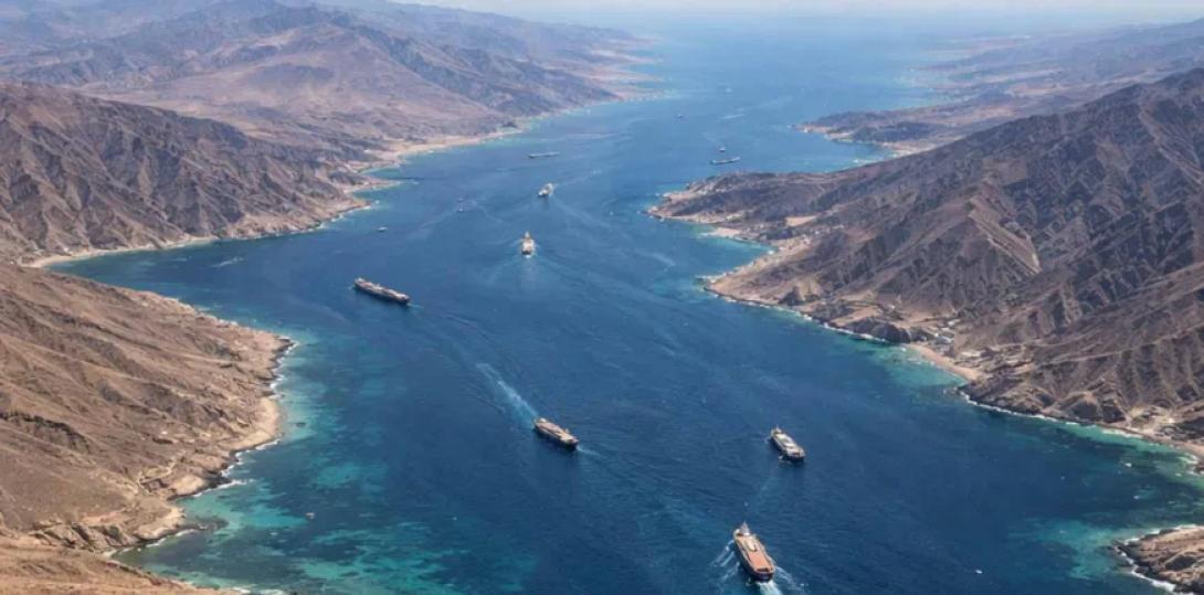 Ιρανικά ΜΜΕ – Ένταση στα Στενά του Ορμούζ: Χτυπήθηκε πλοίο του αμερικανικού πολεμικού ναυτικού με δύο πυραύλους – Διαψεύδουν οι ΗΠΑ