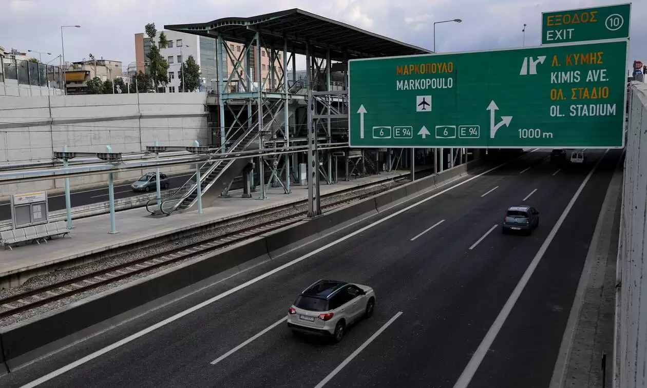 Κυκλοφοριακές ρυθμίσεις στην Αττική Οδό από το βράδυ στη γέφυρα στη συμβολή της Λ. Μαρκοπούλου